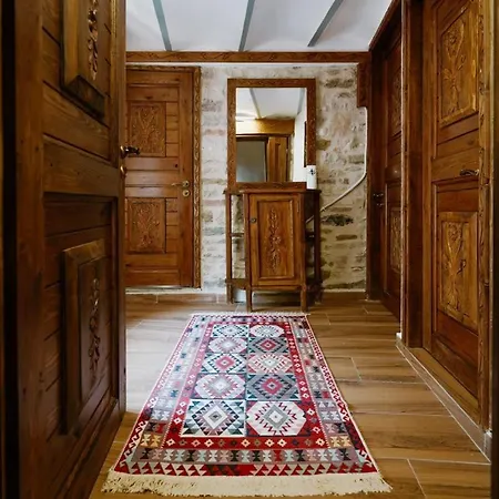 Old Well Bazaar Bed & Breakfast 4*