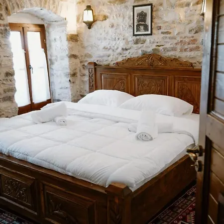 Old Well Bazaar Bed & Breakfast Gjirokastër
